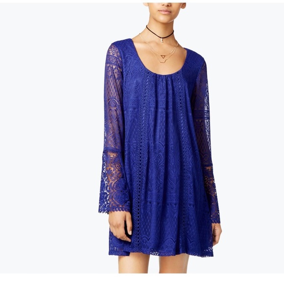 Sequin Hearts Dresses & Skirts - Sequin Hearts lace dress w/bell sleeves sz Medium